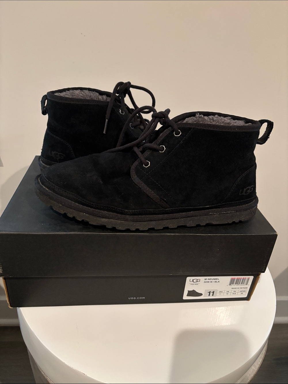 UGG Men's Black Suede Chukka Boots with Shearling Lining